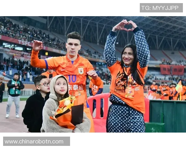 足球明星社交媒体账号遭黑客攻击引发粉丝热议与安全隐患关注